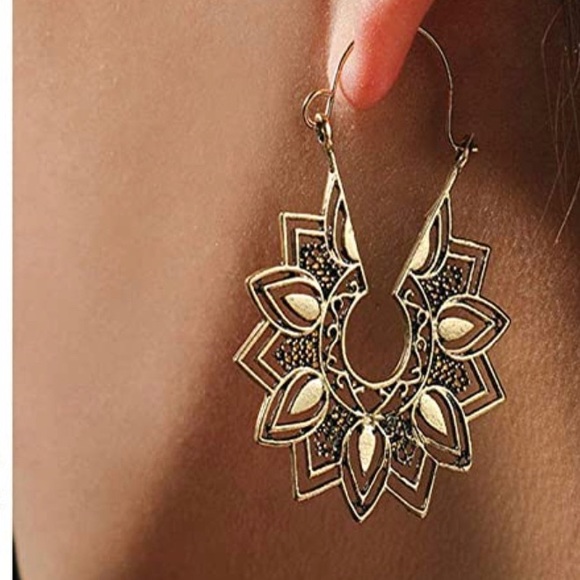Jewelry - Bohemian Gypsy Gold Toned Earrings